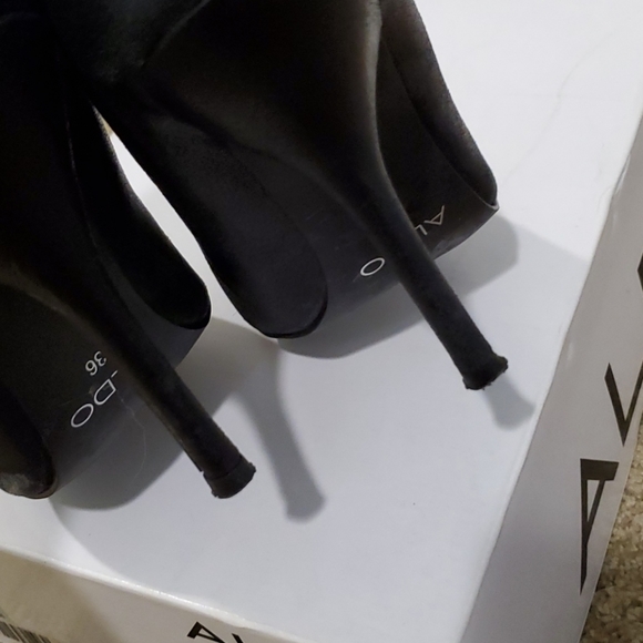 Aldo Zanni Black Suede Point Toe Pump Heels - Picture 7 of 9